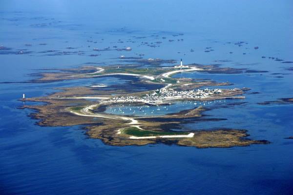 18 juin 2014 – Un émouvant symbole : l’UPR a la surprise et la joie de recevoir sa 1ere adhésion d'un habitant de l’île de Sein