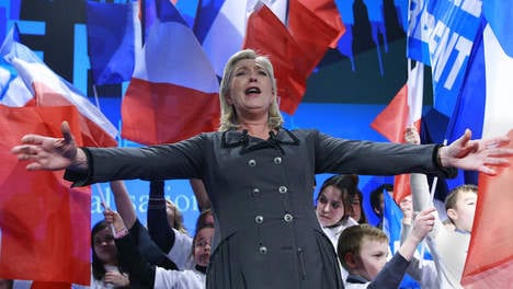 Dérapage semestriel : Marine Le Pen valse avec les néo-nazis autrichiens