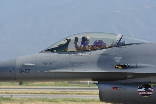 L'oiseau, meilleure défense anti-aérienne contre les F-16 américains