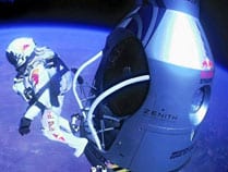 Le mur du son de la politique : Félix Baumgartner vante une dictature modérée