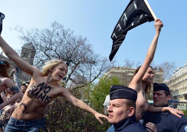La France refuse le droit d'asile à Snowden mais l'accorde à la responsable du mouvement Femen