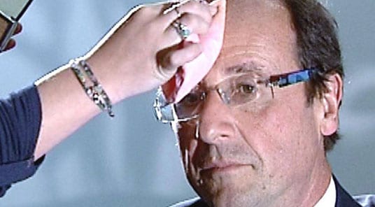 Présidence à la dérive : Le nouveau lapsus de F. Hollande en Tunisie confirme que le locataire de l'Élysée est psychiquement aux abois