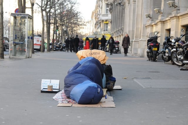 Selon l'INSEE, la pauvreté a continué à augmenter en France en 2011