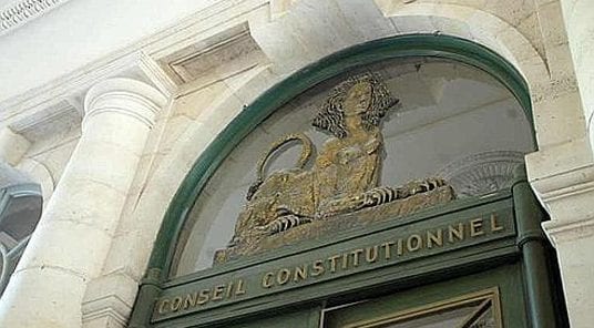 Les dirigeants européistes ont le culot de « fêter » les 55 ans de la Constitution française alors qu’ils l'ont dénaturée et qu'ils la bafouent quotidiennement