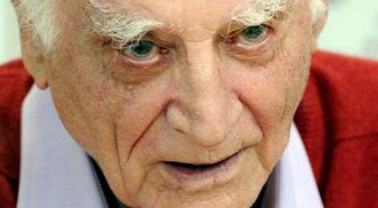 Le philosophe et académicien français Michel Serres lance un appel pour faire la grève de l'anglais