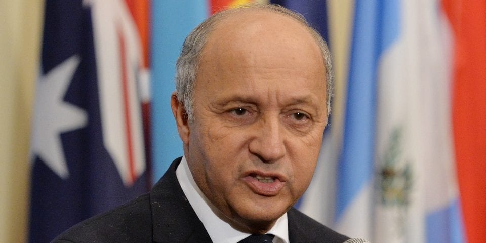 Laurent Fabius désavoué : Le gouvernement renonce sans le dire à la décision de ne pas livrer les navires Mistral à la Russie