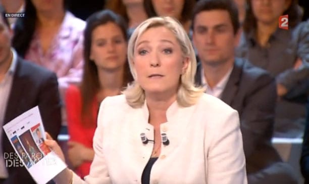Marine Le Pen vient de s'approprier de façon éhontée un dossier de l'UPR sur France 2, en allant même jusqu'à imprimer nos photos et se les approprier