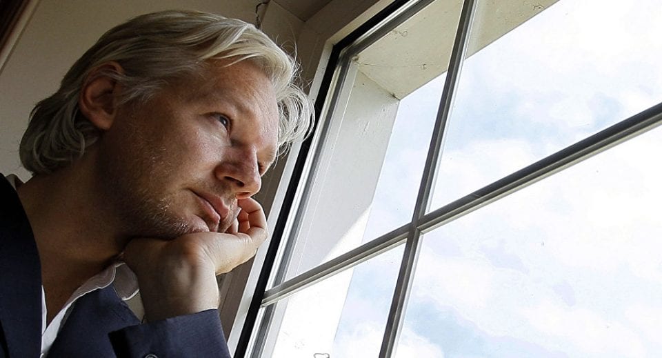 Entretien de François Asselineau avec Sputnik : La France aurait dû accorder l'asile à Assange