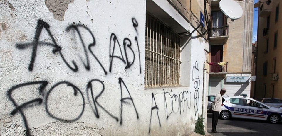 Deux articles intéressants sur les élections régionales en Corse