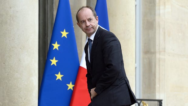 Voici la liste des 299 députés qui ont voté la loi Urvoas visant à empêcher les candidats des partis hors système de se présenter à l’élection présidentielle