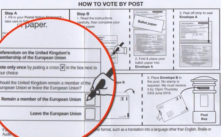 Nouveau scandale outre-manche : Des dizaines de milliers de formulaires officiels de vote par correspondance incitent implicitement à voter pour le maintien dans l'UE