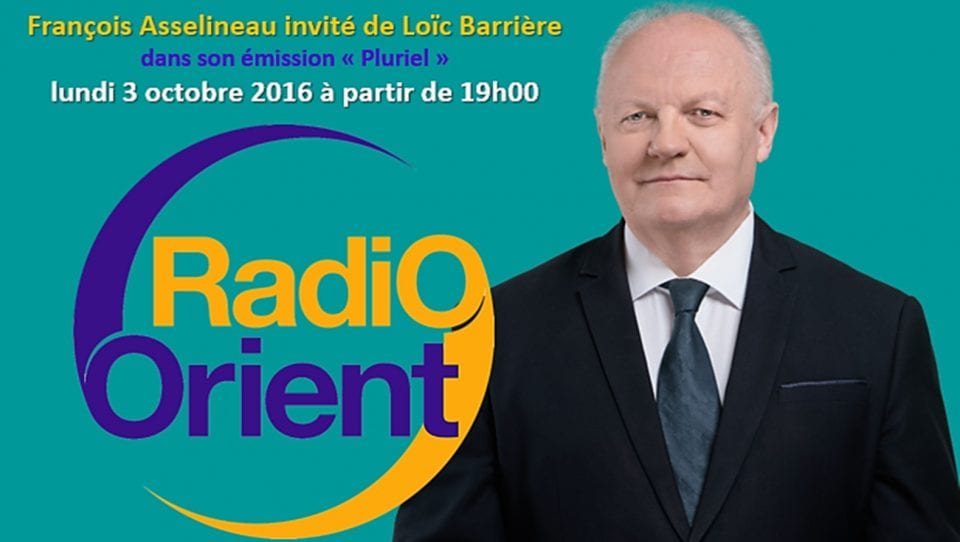 François Asselineau invité de Loïc Barrière dans son émission « Pluriel » sur RADIO-ORIENT lundi 3 octobre 2016