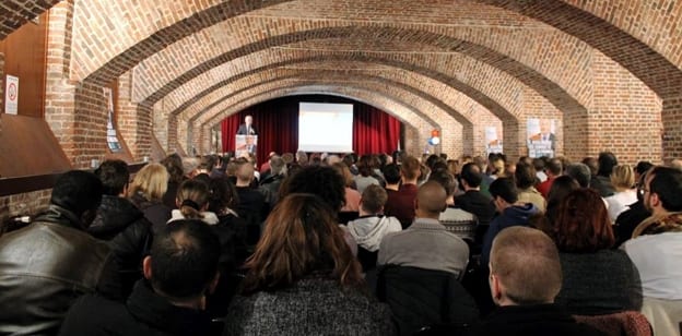 == BILAN DU DÉPLACEMENT DANS LE NORD-PAS-DE-CALAIS = 180 personnes à Lille et 120 à Arras. Les longues réunions publiques de François Asselineau défient les « lois de l'enfumage politique »… !