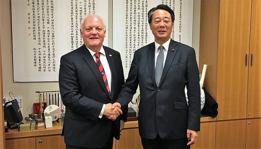 François Asselineau a été reçu à Tokyo par M. Banri Kaieda, ancien ministre de l'Économie, du Commerce et de l'Industrie, député du Parti Constitutionnel Démocrate et vice-président du groupe d'amitié franco-japonaise à la Chambre des députés.
