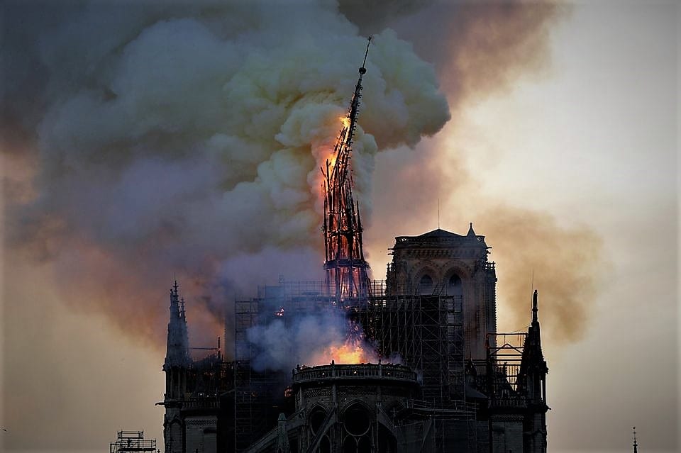 L’incendie de Notre-Dame de Paris, symbole et électrochoc.