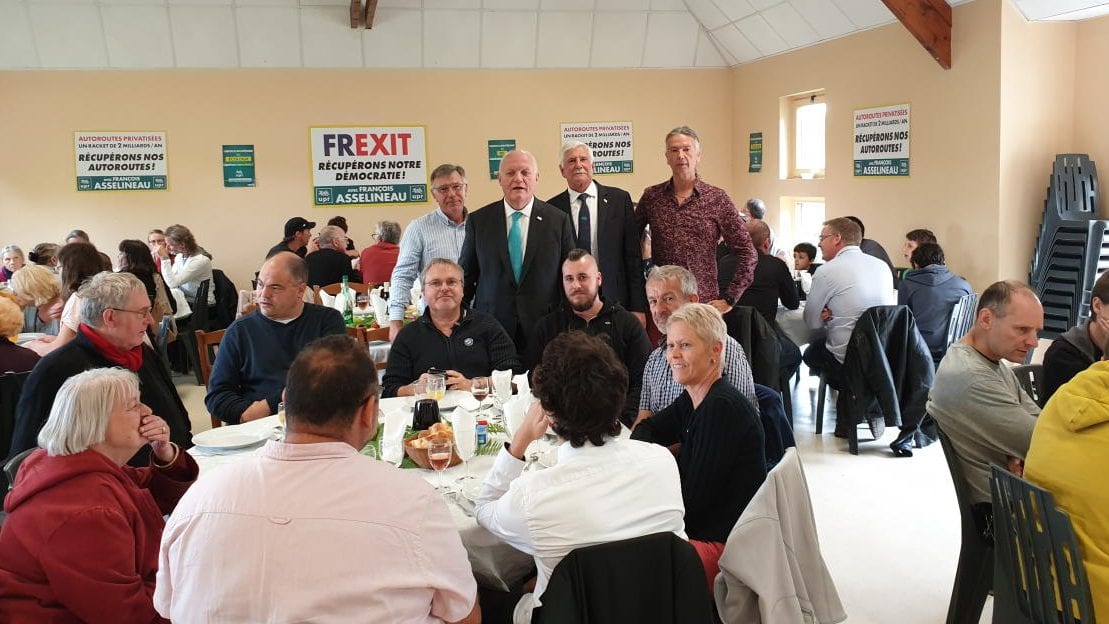 Beau succès de la réunion régionale de l'UPR Normandie. 150 personnes présentes et des journalistes de Ouest-France, L'Éveil et Paris-Normandie.