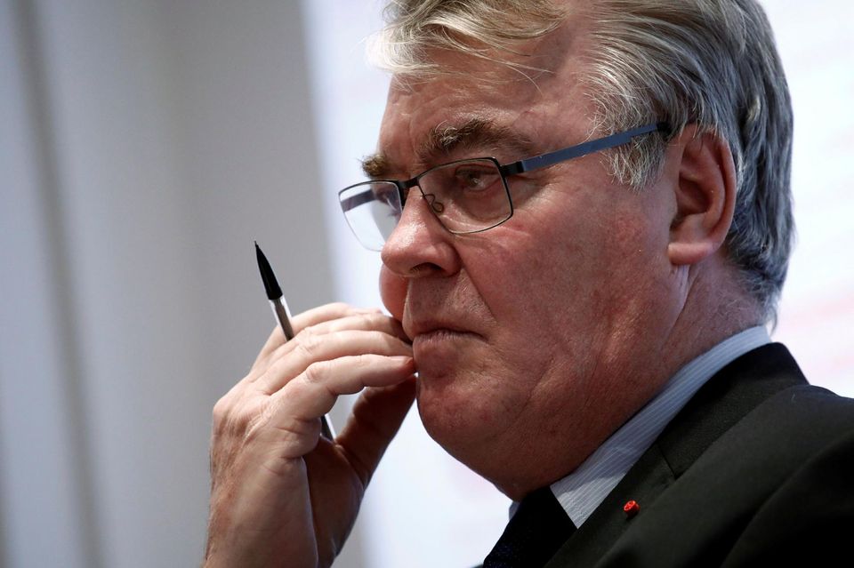 En nommant Delevoye au gouvernement, Macron et Philippe ont bafoué la Constitution