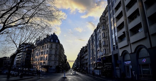 Pour Régis Debray, la Covid-19 révèle que l'Union européenne n'était qu'un  « pieux mensonge »
