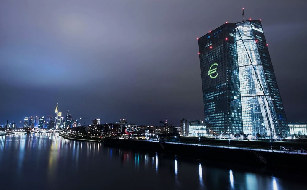 L'onde de choc de Karlsruhe fait trembler l'euro et l'édifice européen