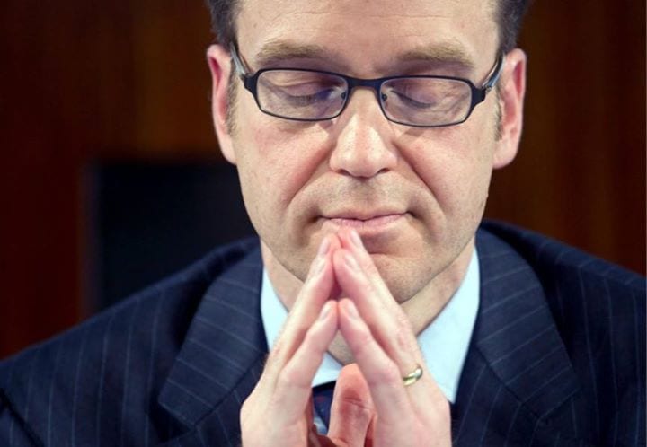 La politique de Jens Weidmann, président de la Bundesbank, ne serait-elle pas de provoquer la destruction de l'euro, sans jamais le dire, et avec des airs de Sainte Nitouche ?