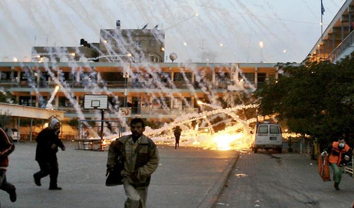 Pluie de projectiles incendiaires sur Rafah pendant l'Opération Colonne de Nuée en 2012