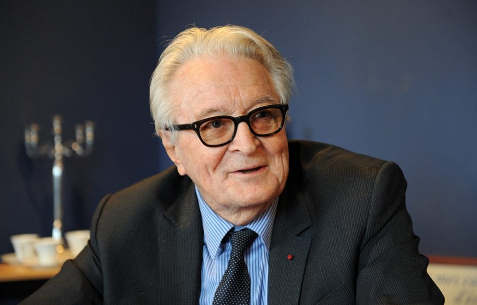 Roland Dumas, ministre des affaires étrangères de François Mitterrand pendant 7 ans, met les pieds dans le plat