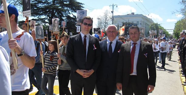 François Asselineau a conduit une délégation de l'UPR en visite officielle en Crimée pour le 70ème anniversaire de la victoire sur l'Allemagne nazie