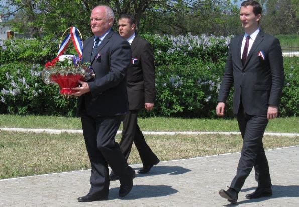 François Asselineau attire l’attention du Président du Souvenir français sur l’état de délabrement du cimetière français de Sébastopol et lui demande d’affecter à sa rénovation le don financier effectué par l’UPR