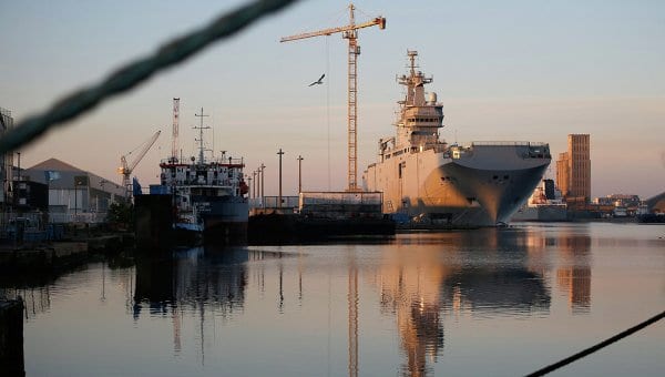Réaction de Moscou à la décision de Hollande de ne pas livrer les Mistral : « La France a capitulé. Heureusement que de Gaulle ne voit pas ce déshonneur »