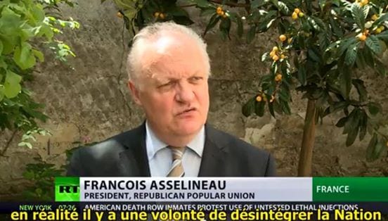 François Asselineau au micro de RT-France